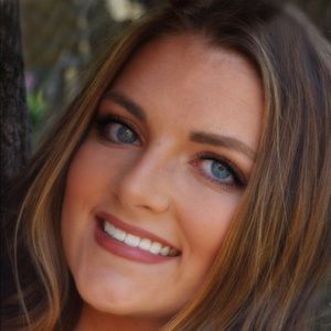 Meet your Posher, Claire